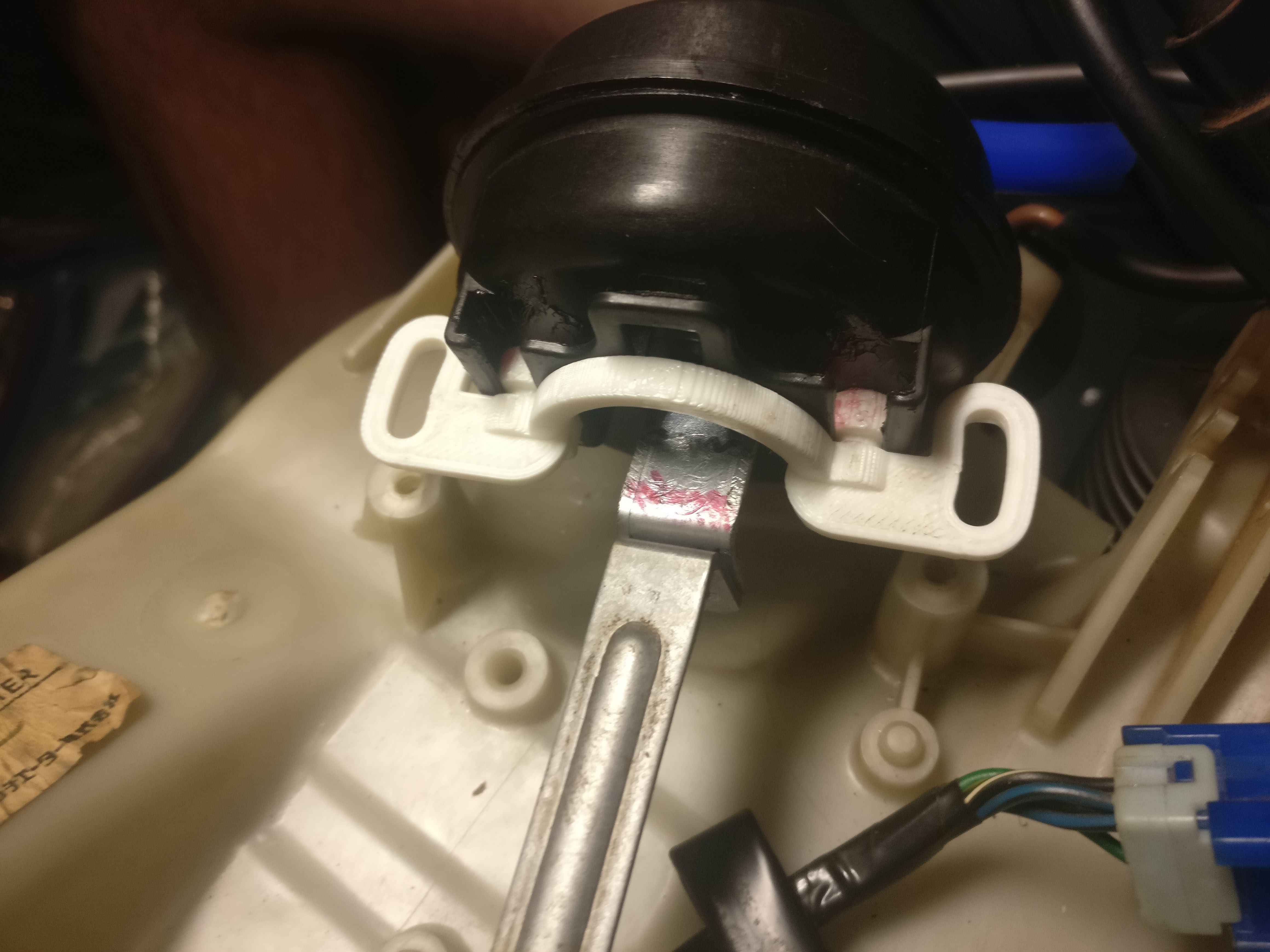 Dorman604-922-bracket.jpg